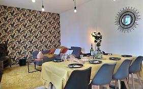 Maison chaleureuse*** avec patio et parking privé